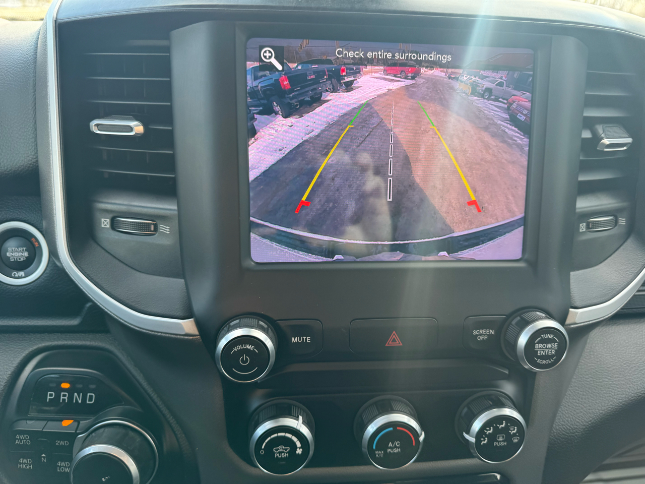 RAM 1500 Big Horn 4x4 Crew Cab 5'7" Box 2020