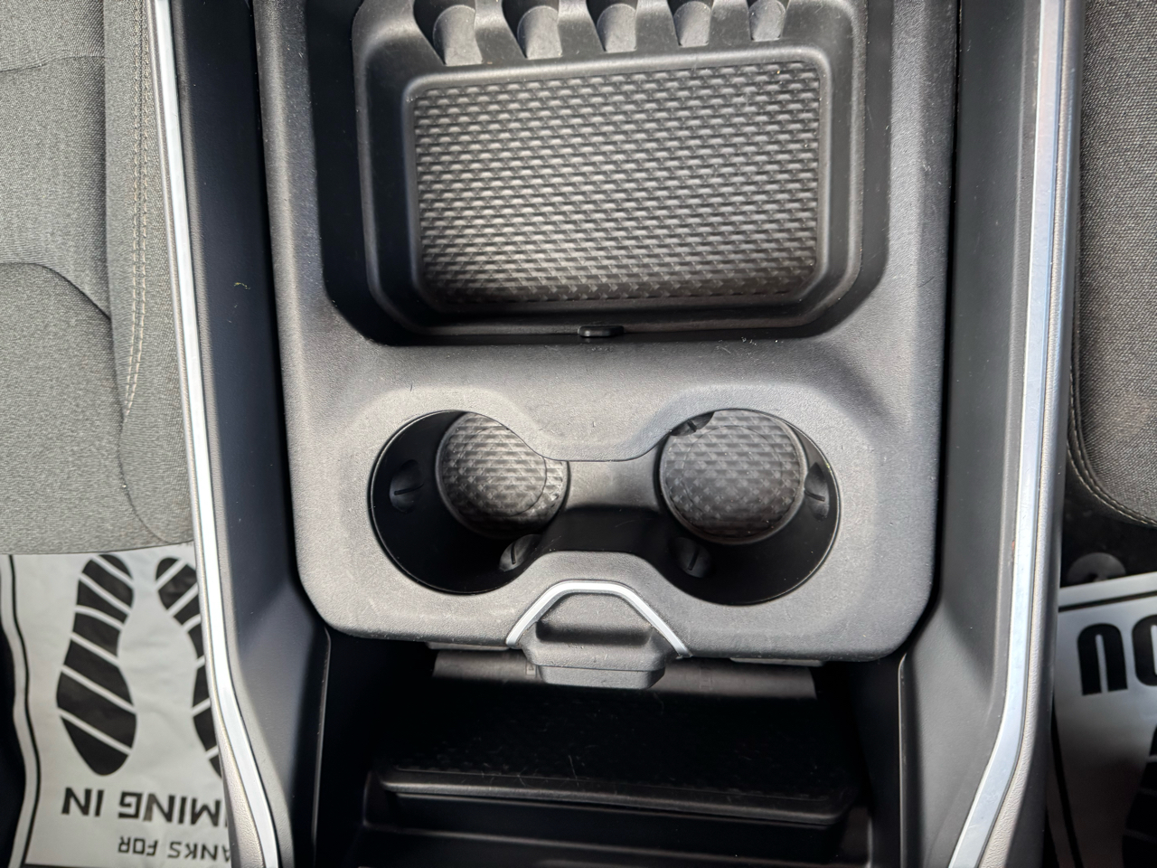 RAM 1500 Big Horn 4x4 Crew Cab 5'7" Box 2020