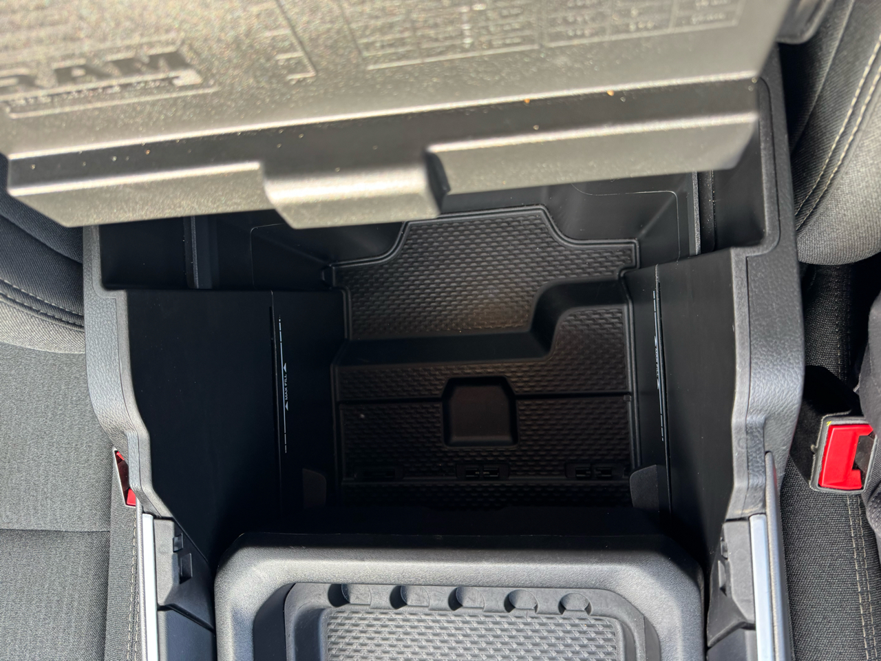 RAM 1500 Big Horn 4x4 Crew Cab 5'7" Box 2020