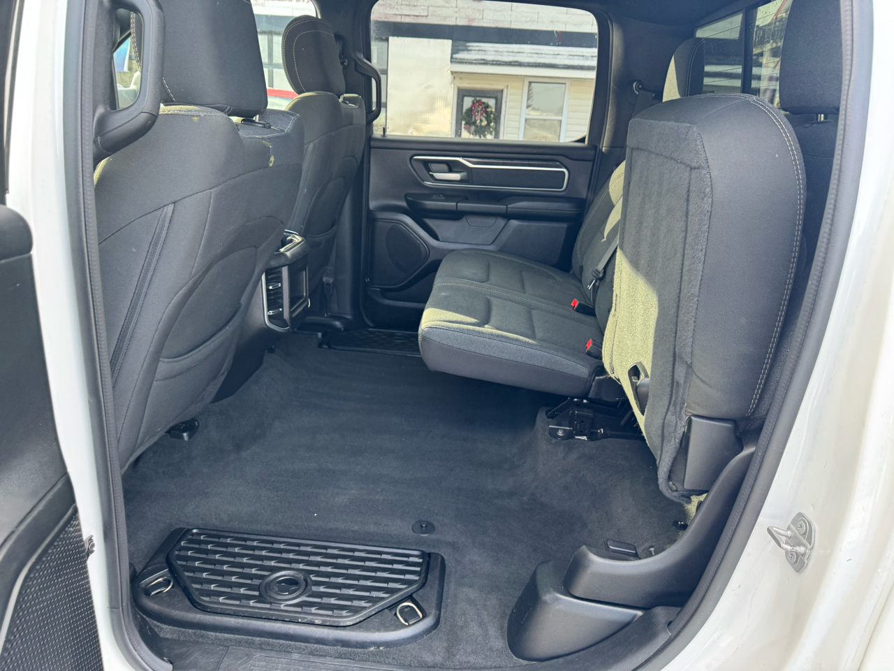 RAM 1500 Big Horn 4x4 Crew Cab 5'7" Box 2020