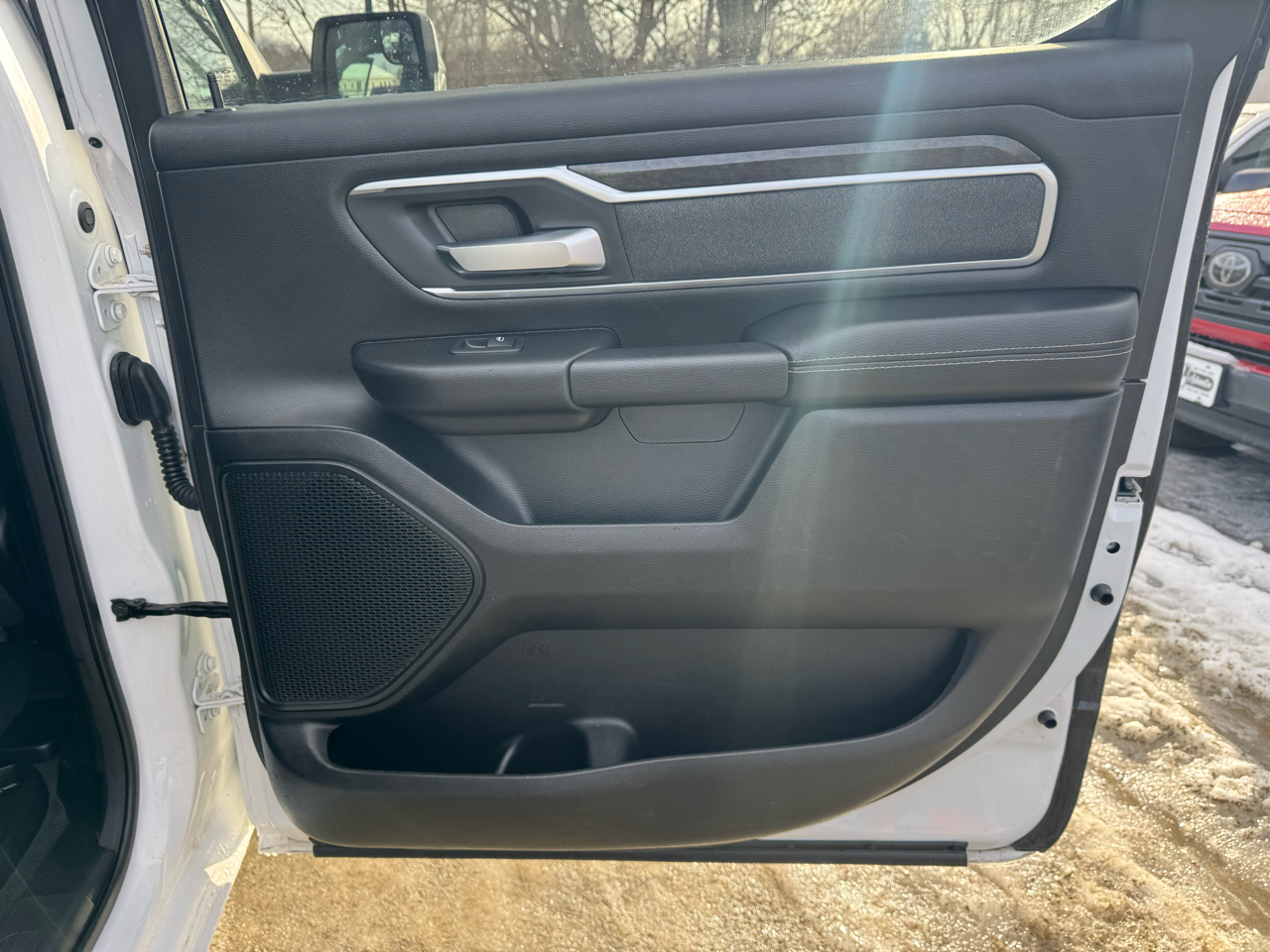 RAM 1500 Big Horn 4x4 Crew Cab 5'7" Box 2020