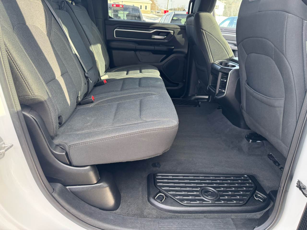 RAM 1500 Big Horn 4x4 Crew Cab 5'7" Box 2020