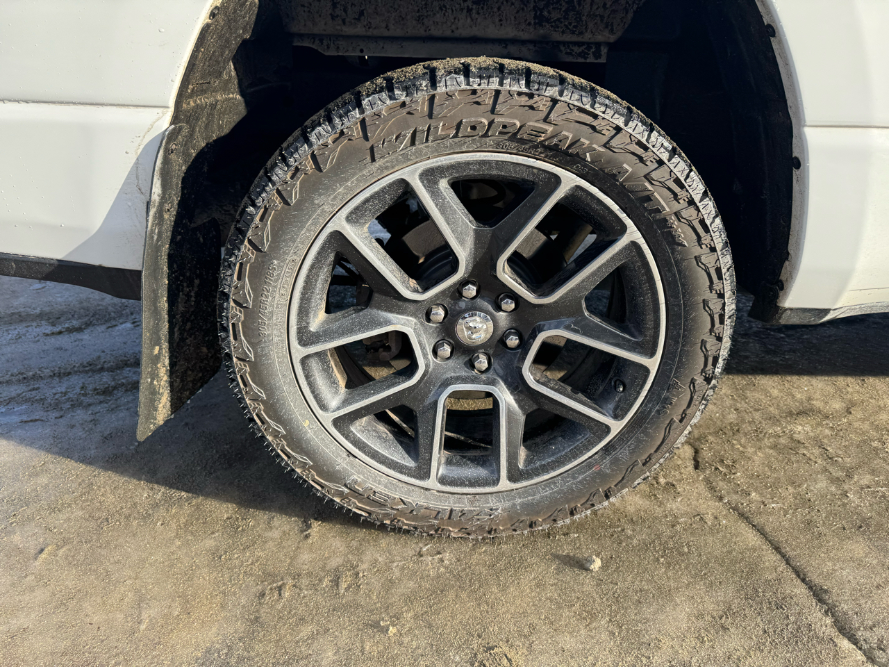 RAM 1500 Big Horn 4x4 Crew Cab 5'7" Box 2020