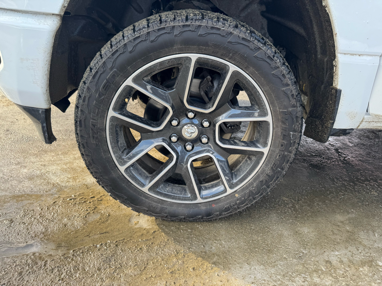 RAM 1500 Big Horn 4x4 Crew Cab 5'7" Box 2020