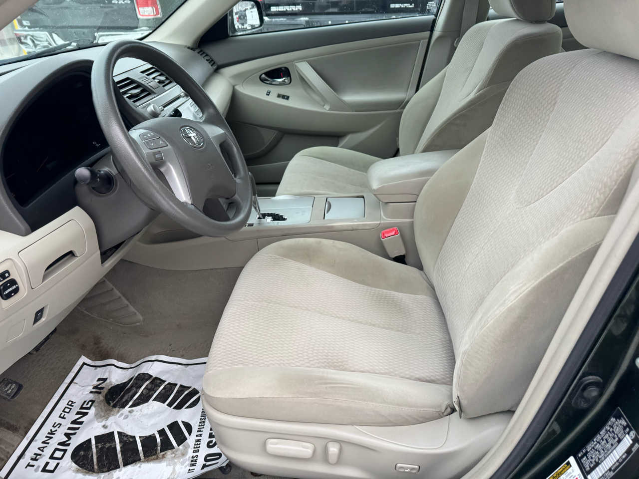 Toyota Camry 4dr Sdn I4 Auto LE (Natl) 2010