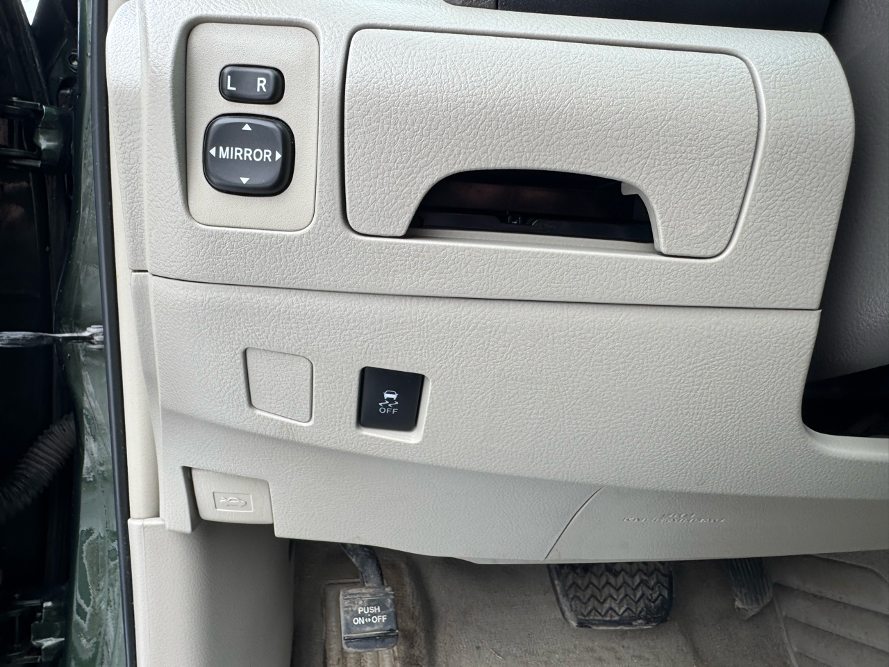 Toyota Camry 4dr Sdn I4 Auto LE (Natl) 2010