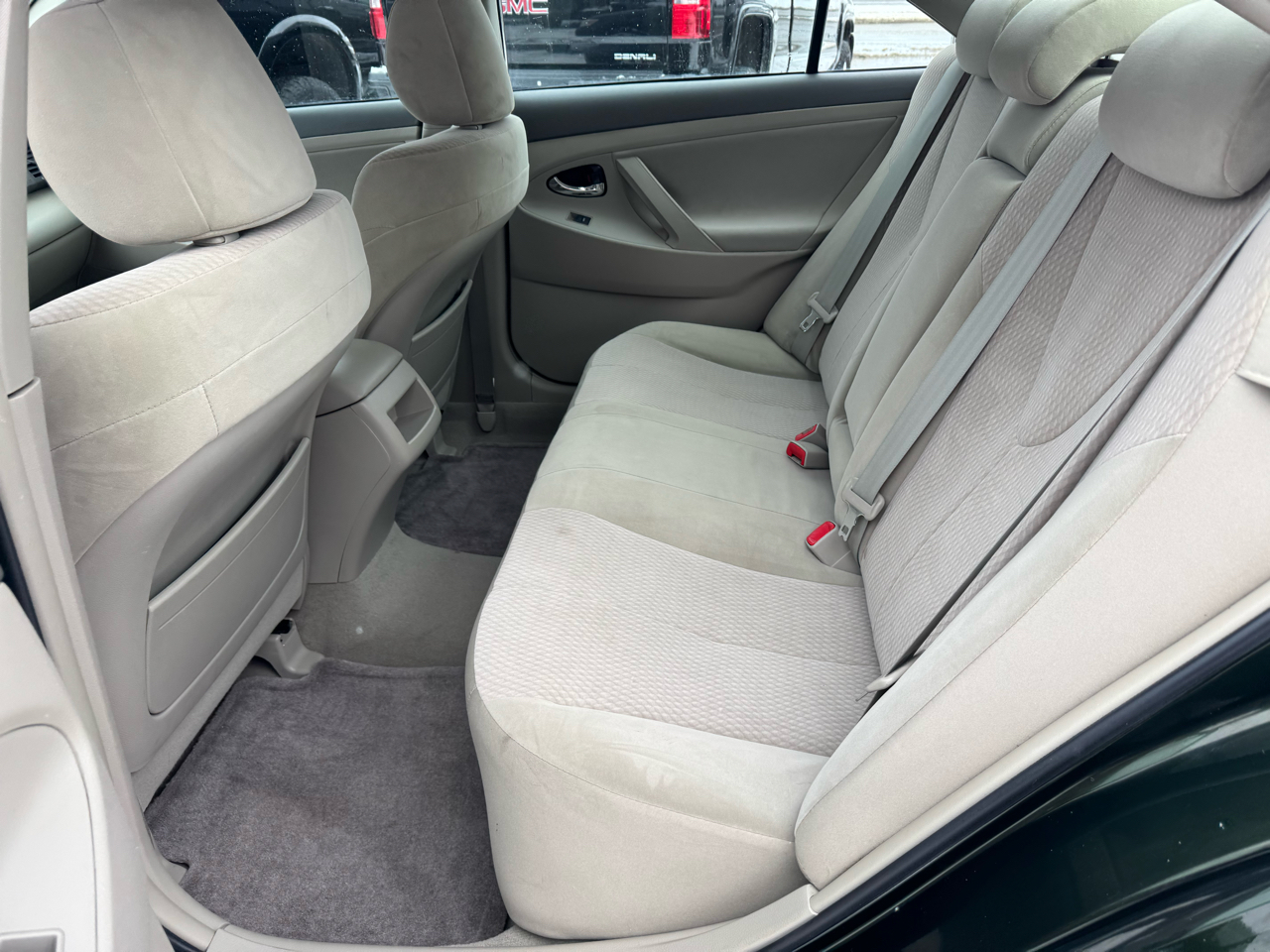 Toyota Camry 4dr Sdn I4 Auto LE (Natl) 2010