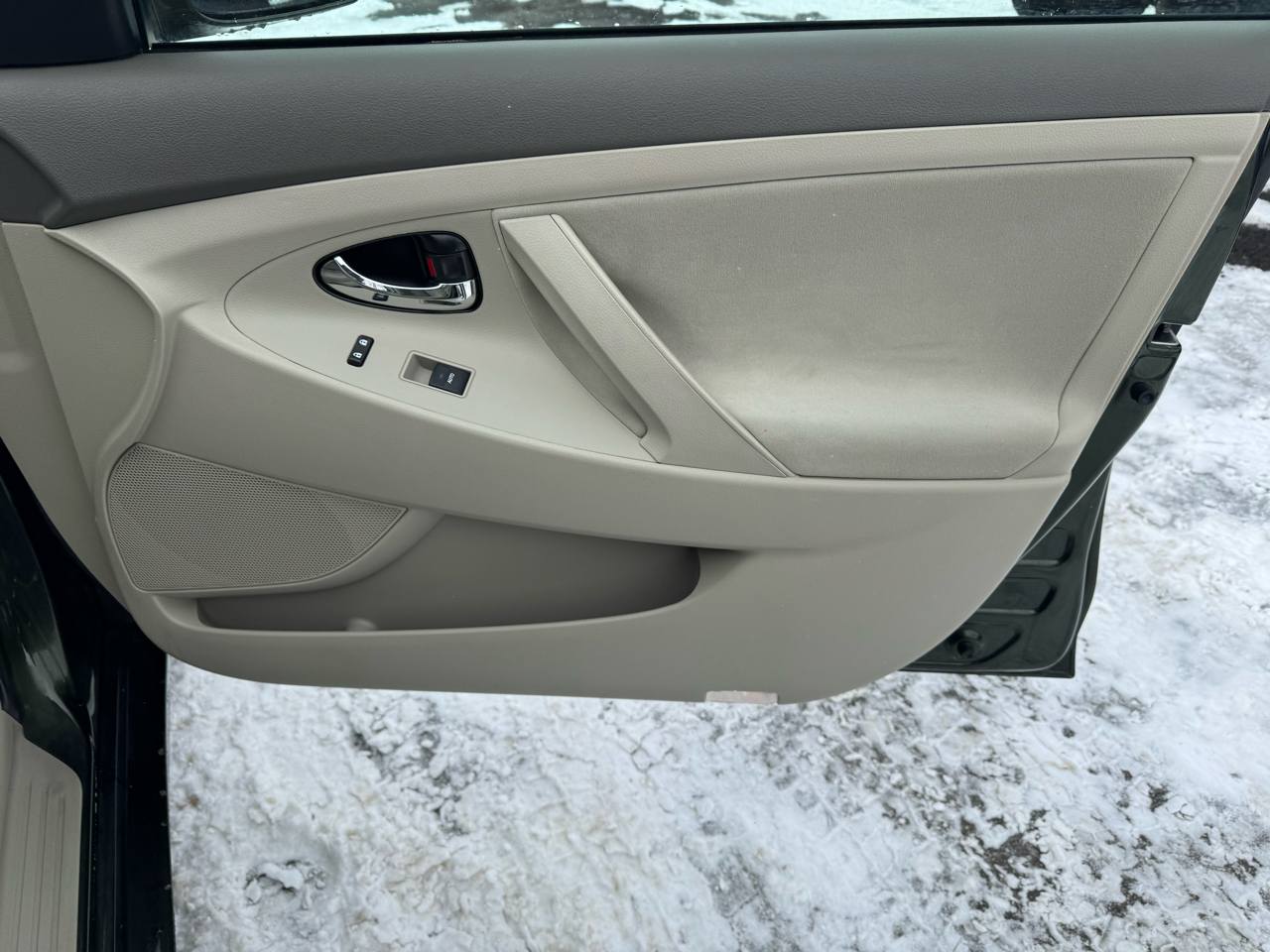 Toyota Camry 4dr Sdn I4 Auto LE (Natl) 2010