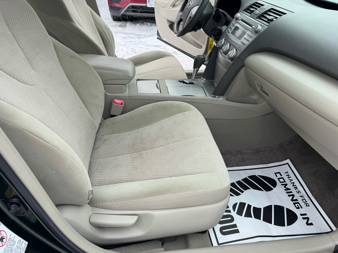 Toyota Camry 4dr Sdn I4 Auto LE (Natl) 2010