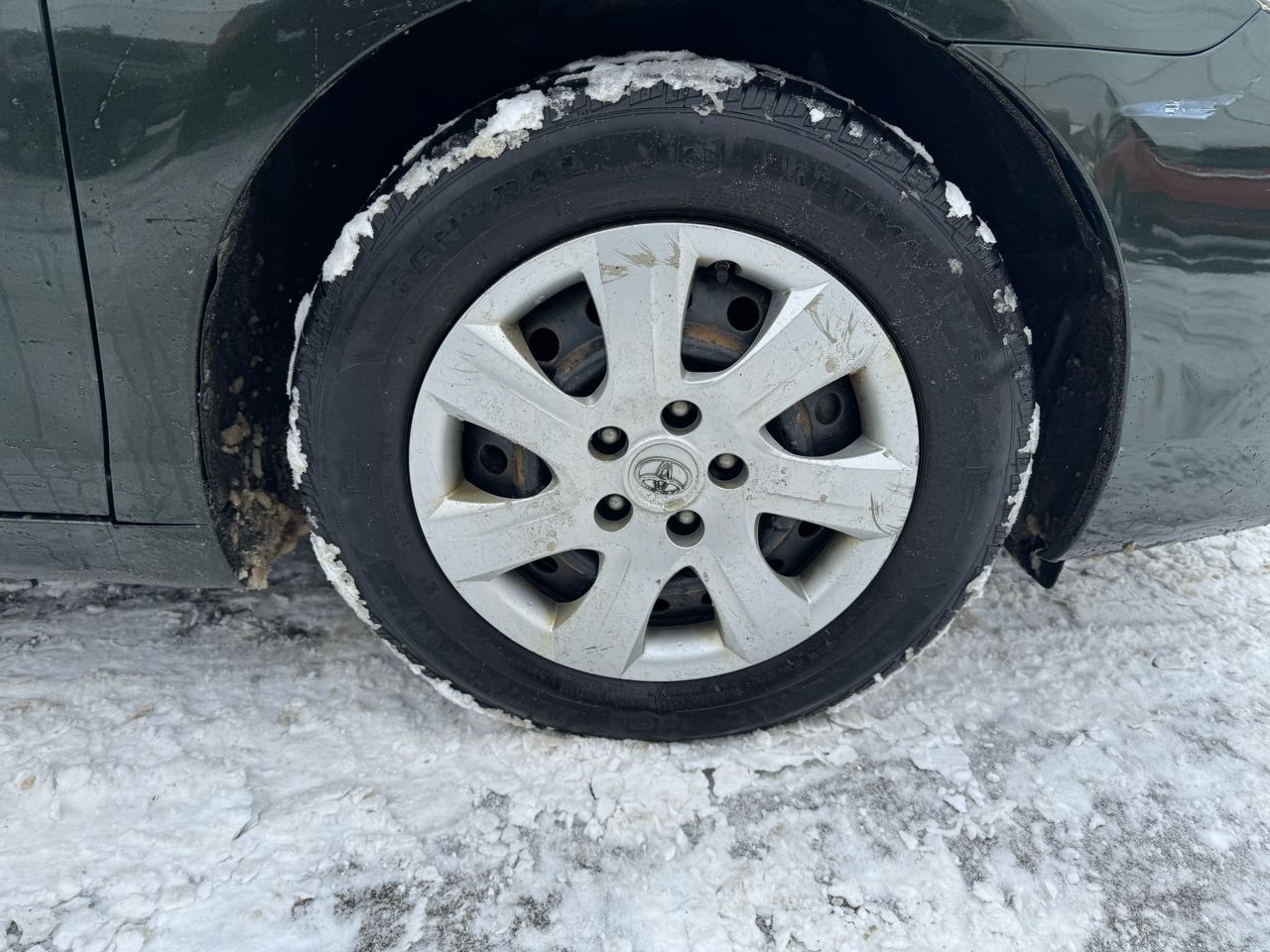 Toyota Camry 4dr Sdn I4 Auto LE (Natl) 2010