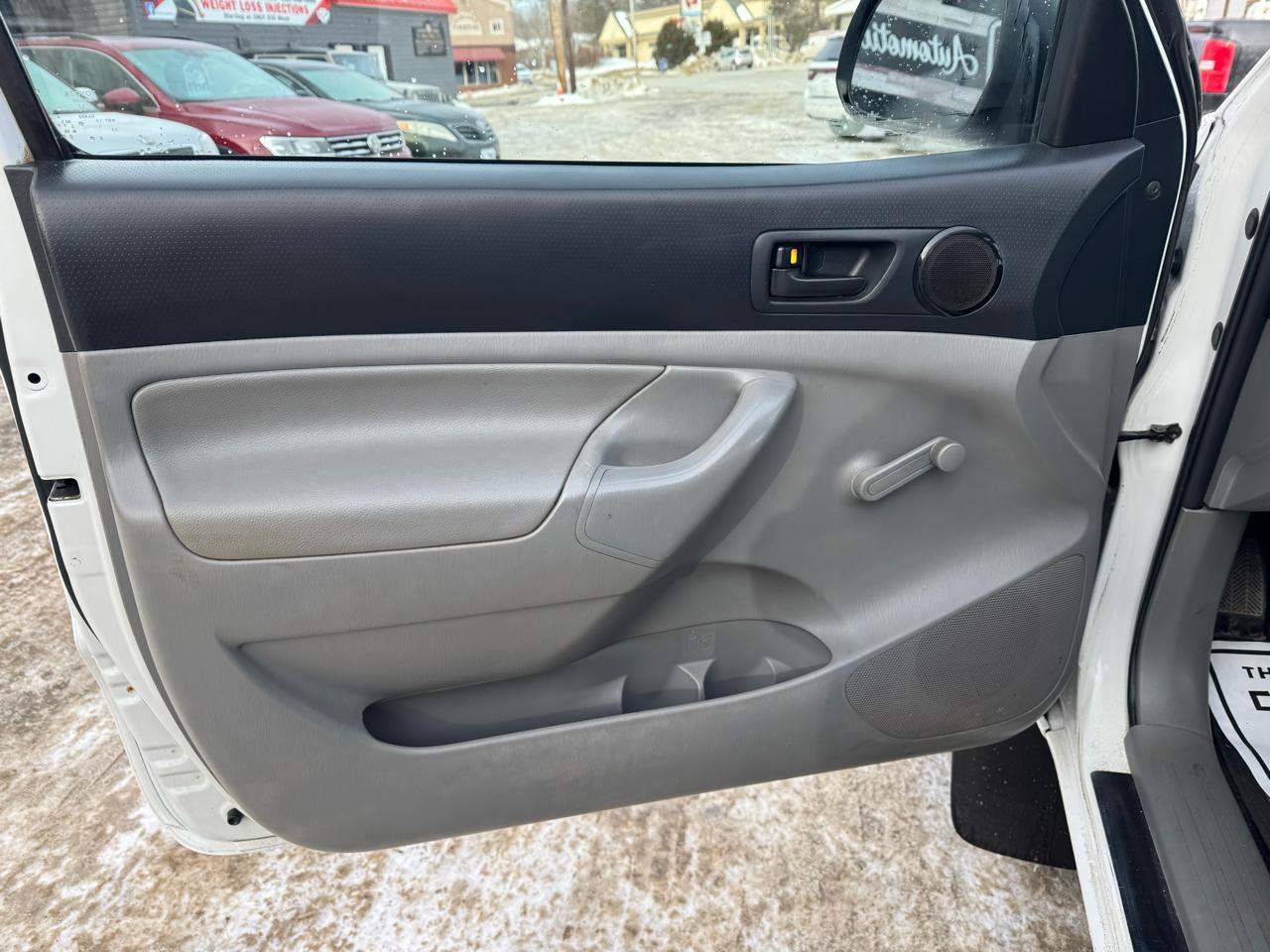 Toyota Tacoma 4WD Reg Cab I4 AT (Natl) 2013