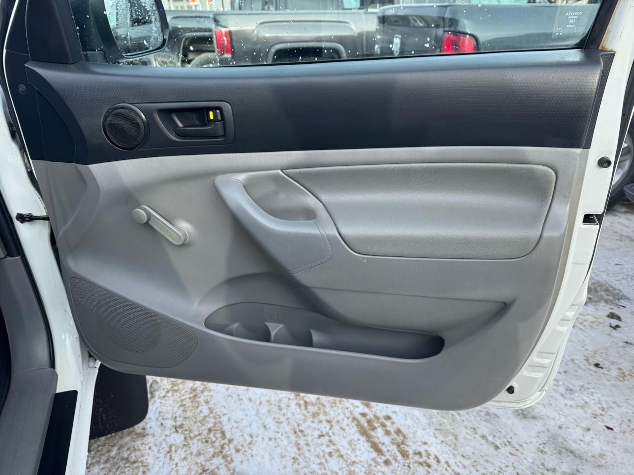 Toyota Tacoma 4WD Reg Cab I4 AT (Natl) 2013