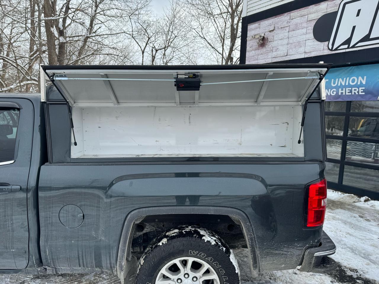 GMC Sierra 1500 4WD Double Cab 143.5" SLE 2017