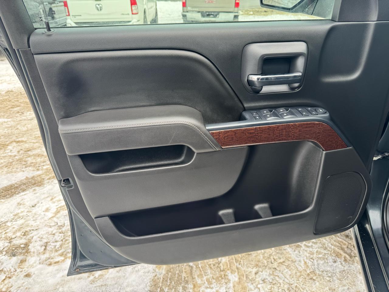 GMC Sierra 1500 4WD Double Cab 143.5" SLE 2017