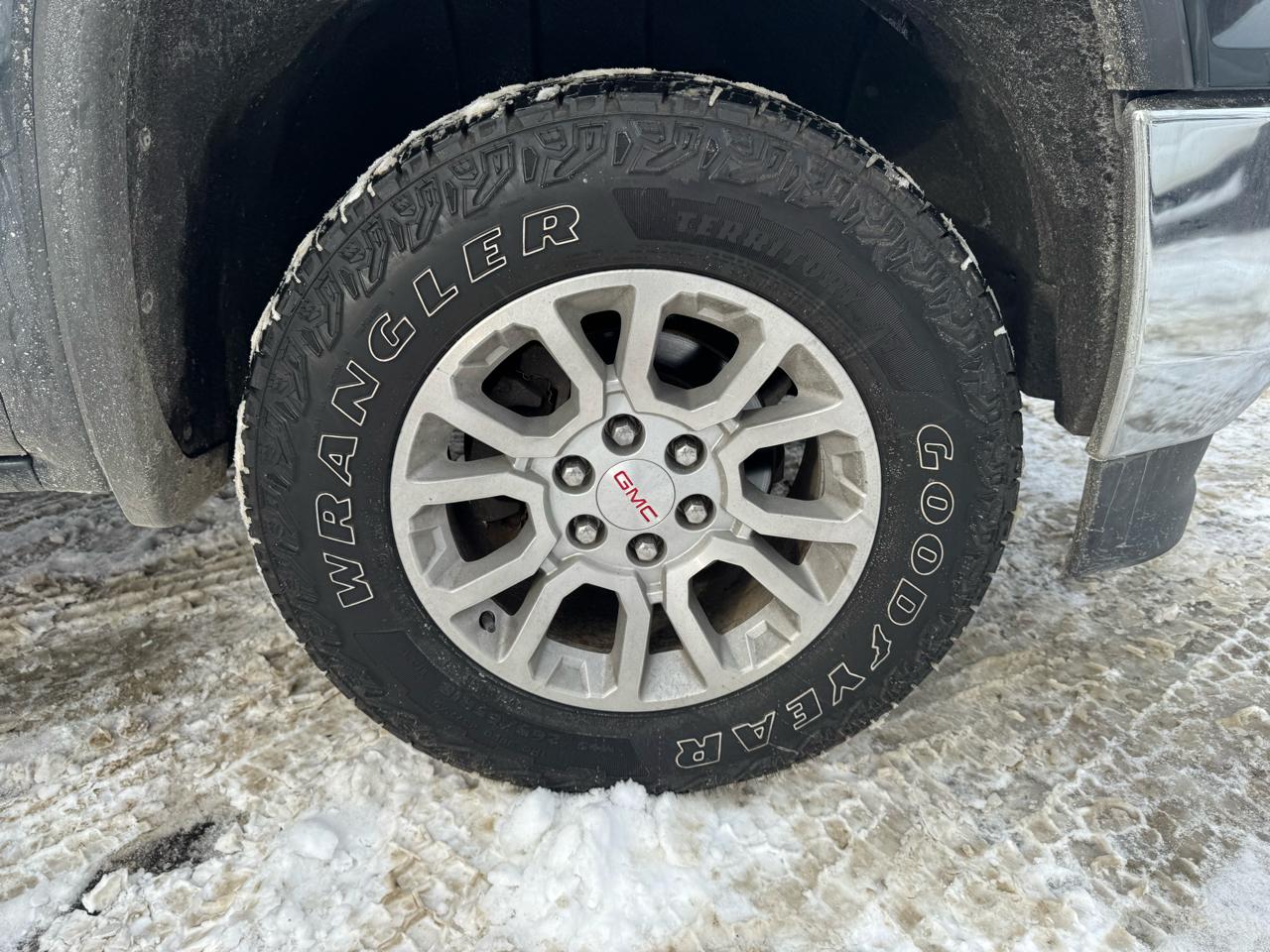 GMC Sierra 1500 4WD Double Cab 143.5" SLE 2017