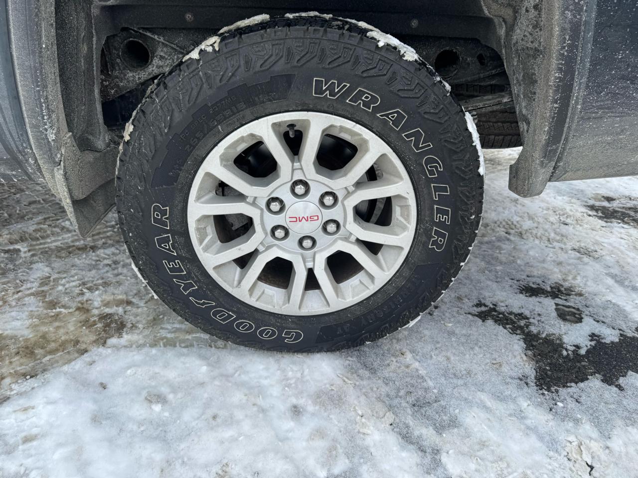 GMC Sierra 1500 4WD Double Cab 143.5" SLE 2017