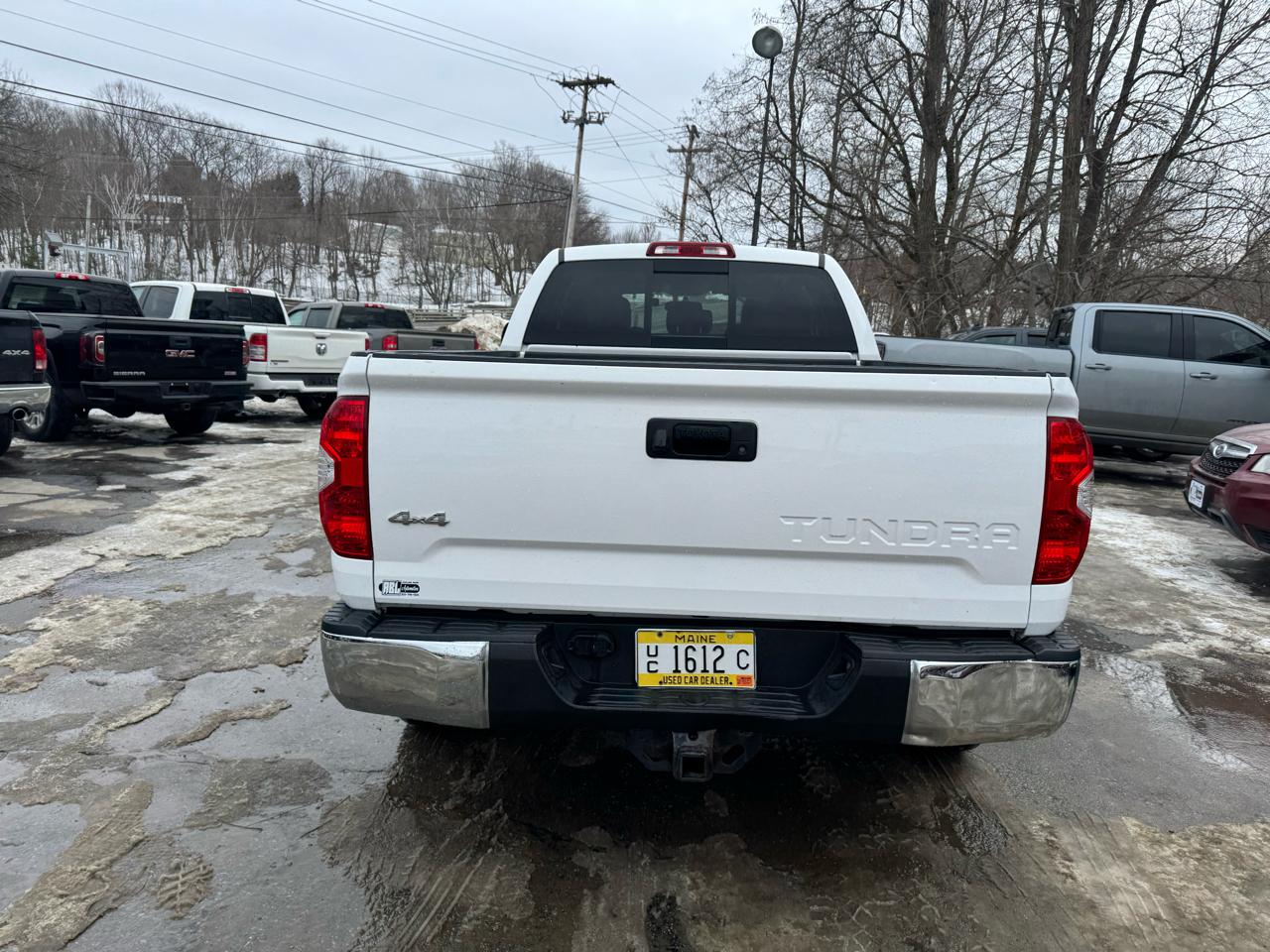 Toyota Tundra 4WD Truck Double Cab 5.7L V8 6-Spd AT SR5 (Natl) 2016