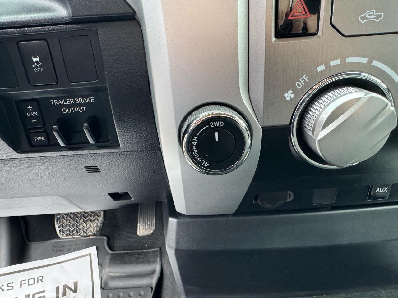 Toyota Tundra 4WD Truck Double Cab 5.7L V8 6-Spd AT SR5 (Natl) 2016