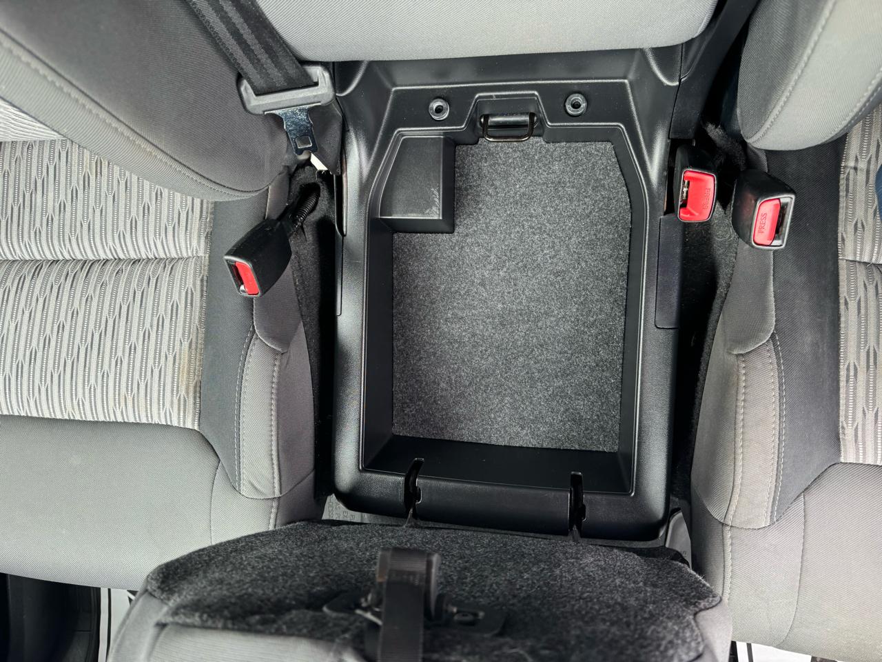 Toyota Tundra 4WD Truck Double Cab 5.7L V8 6-Spd AT SR5 (Natl) 2016