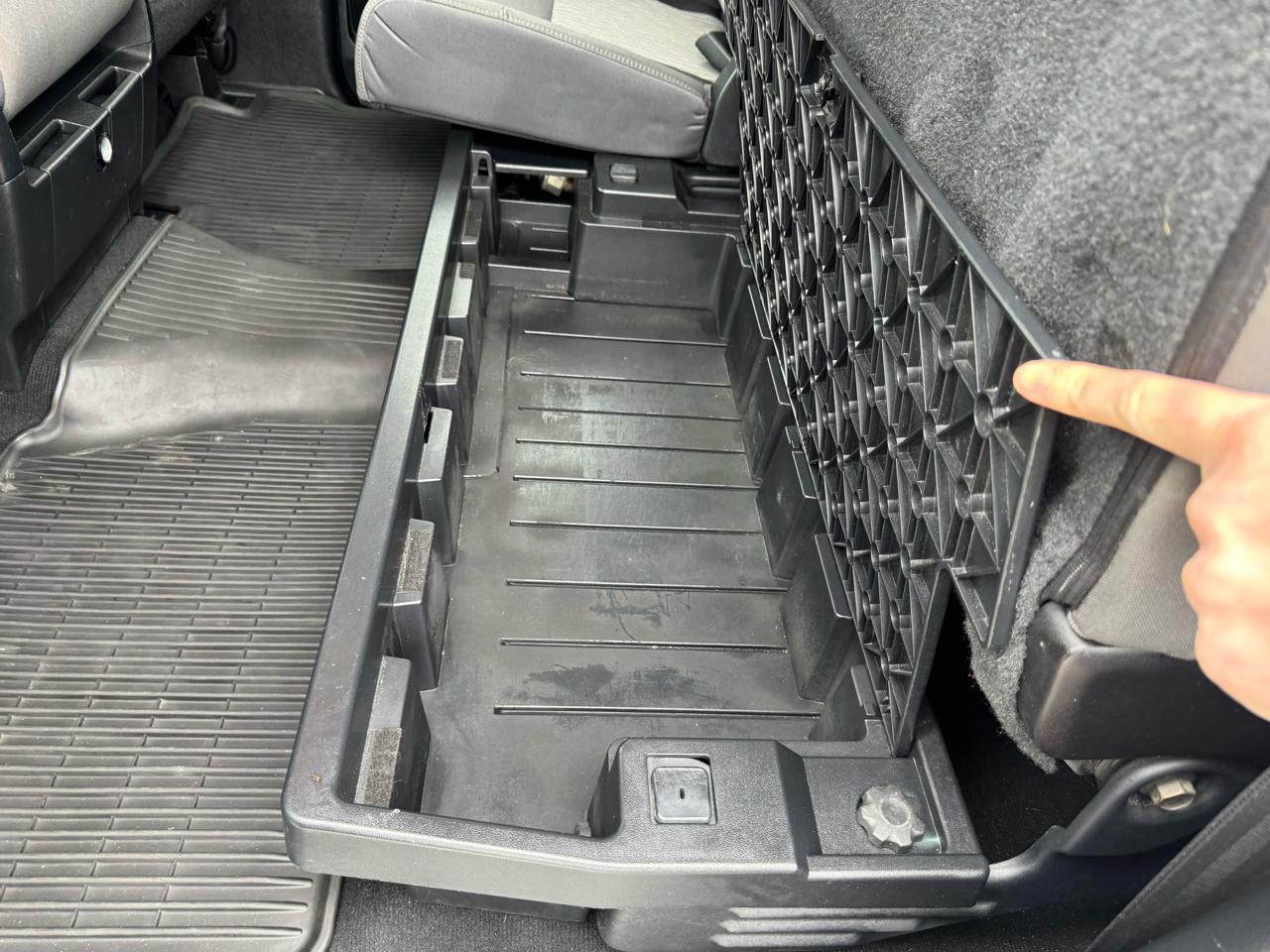 Toyota Tundra 4WD Truck Double Cab 5.7L V8 6-Spd AT SR5 (Natl) 2016