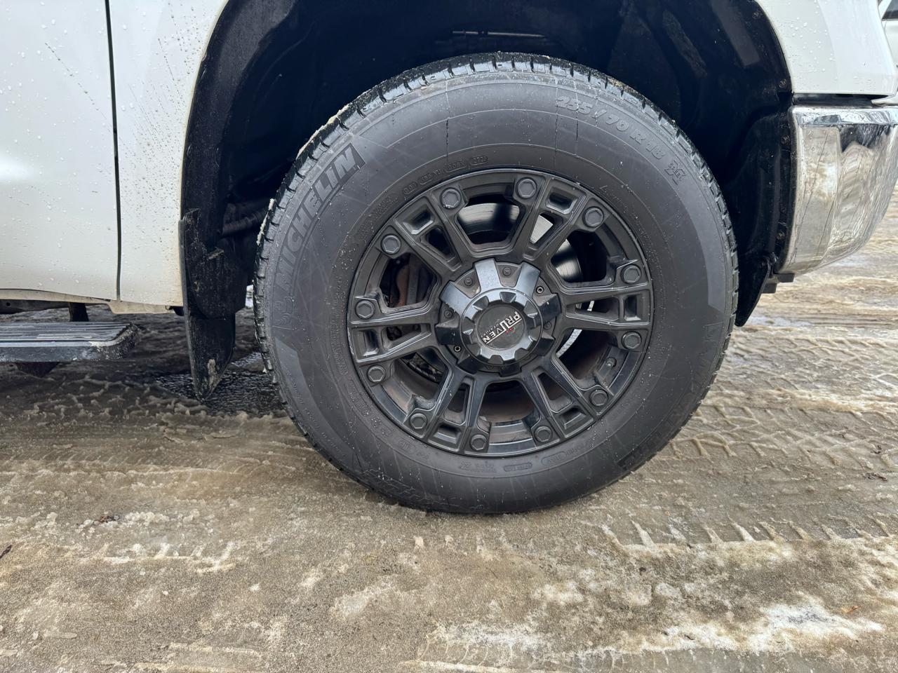 Toyota Tundra 4WD Truck Double Cab 5.7L V8 6-Spd AT SR5 (Natl) 2016