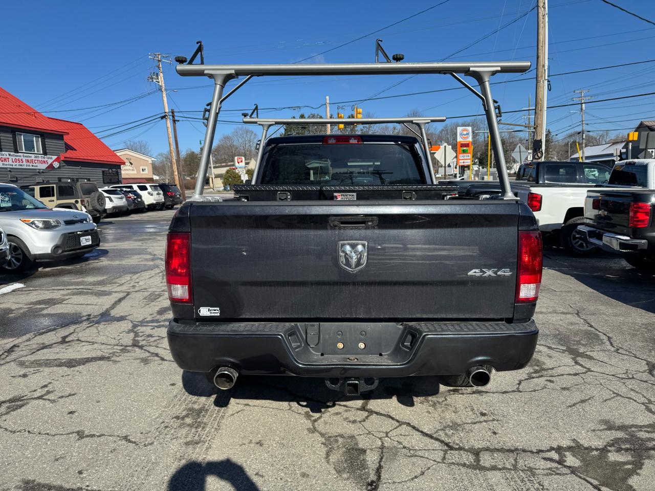 RAM 1500 Express 4x4 Quad Cab 6'4" Box 2018