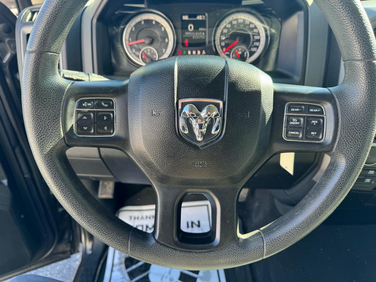 RAM 1500 Express 4x4 Quad Cab 6'4" Box 2018