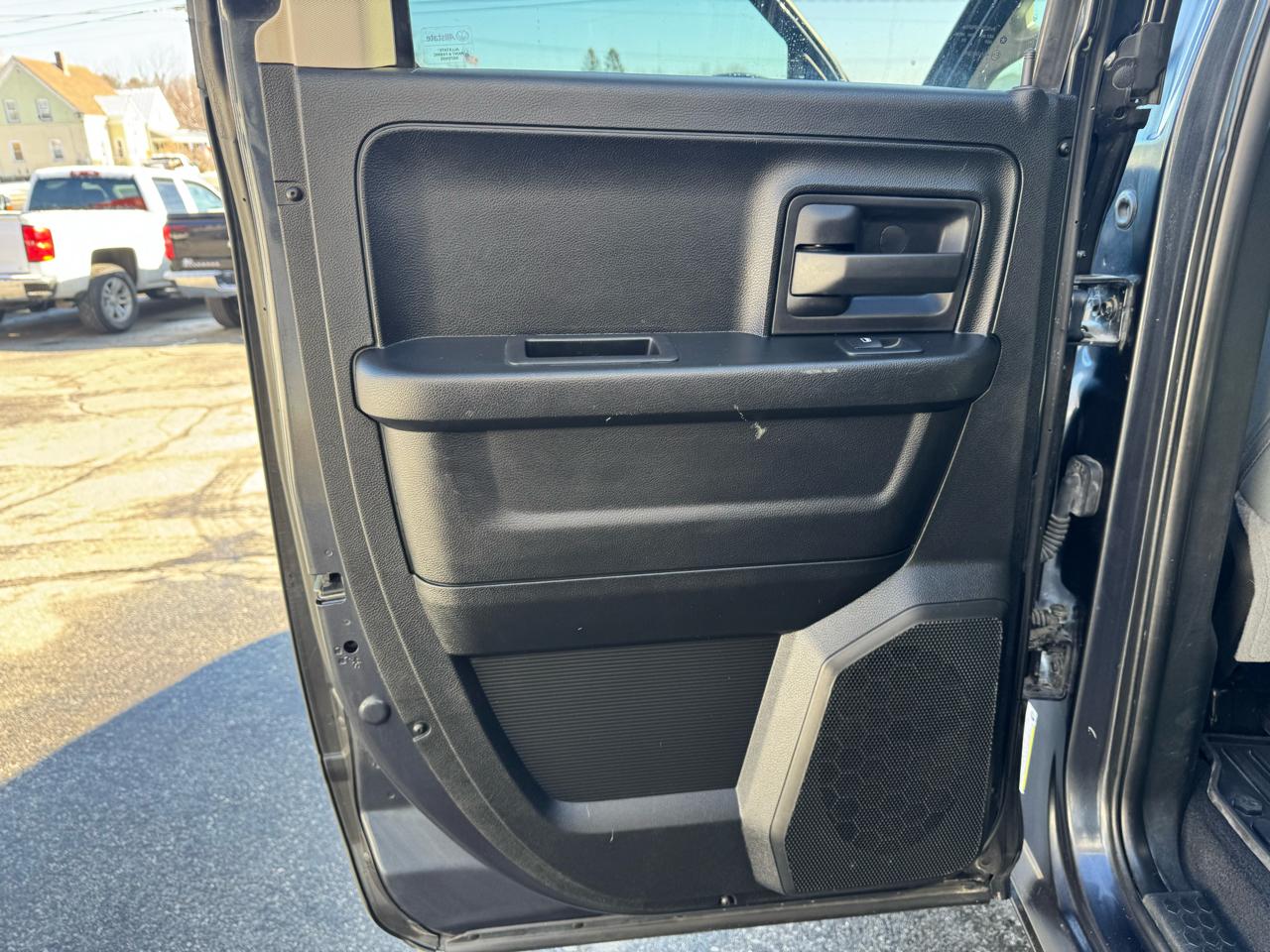 RAM 1500 Express 4x4 Quad Cab 6'4" Box 2018