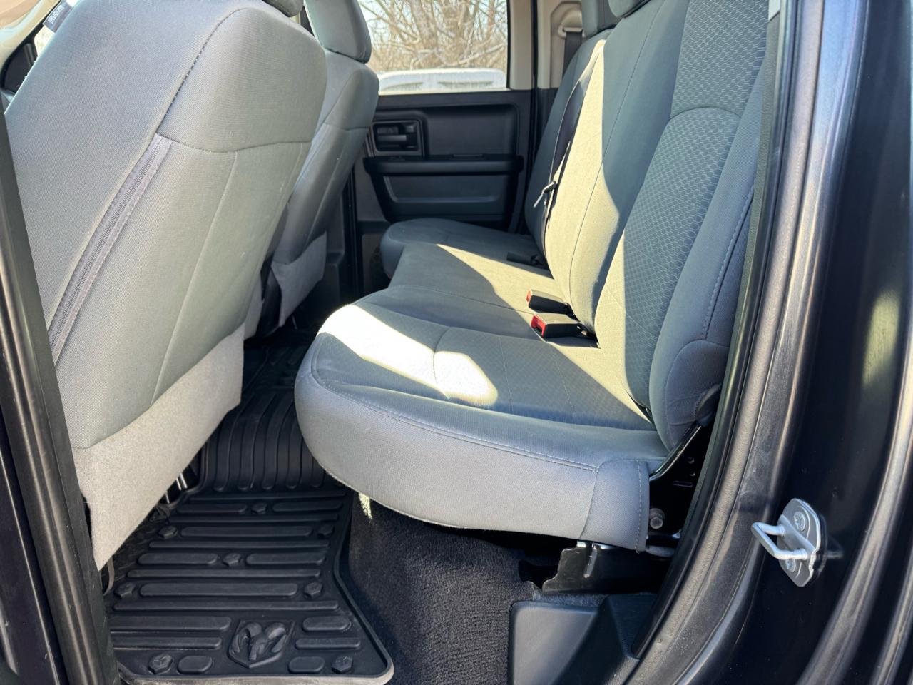 RAM 1500 Express 4x4 Quad Cab 6'4" Box 2018