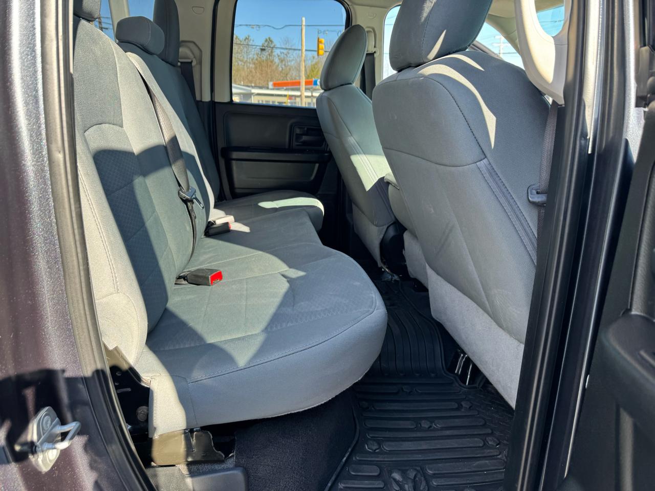 RAM 1500 Express 4x4 Quad Cab 6'4" Box 2018