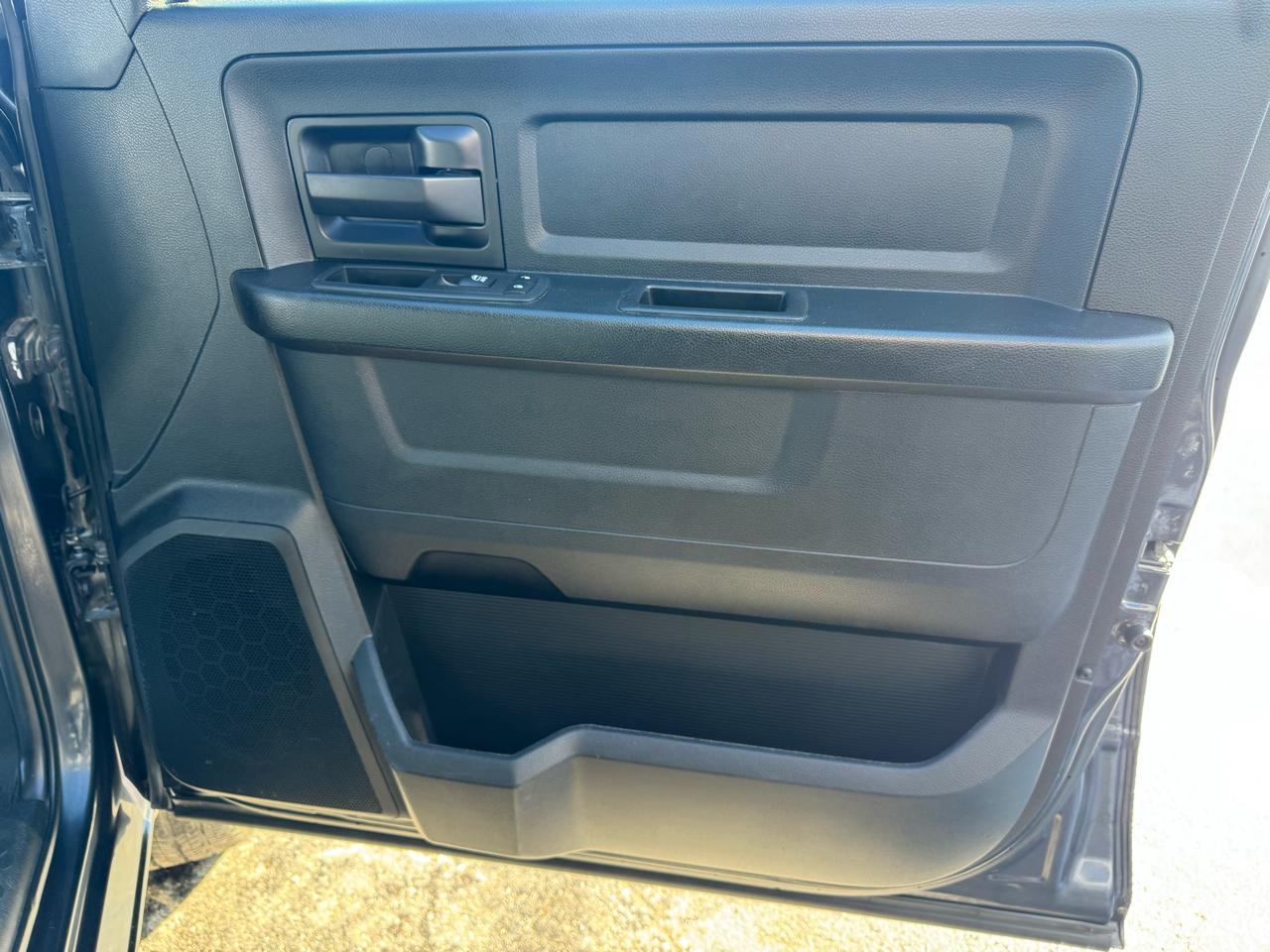 RAM 1500 Express 4x4 Quad Cab 6'4" Box 2018