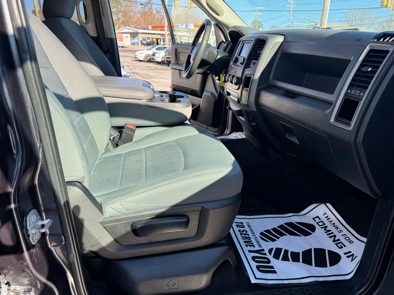 RAM 1500 Express 4x4 Quad Cab 6'4" Box 2018