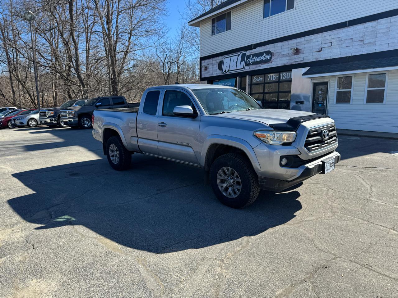 Toyota Tacoma SR5 Access Cab 6' Bed V6 4x4 AT (Natl) 2017