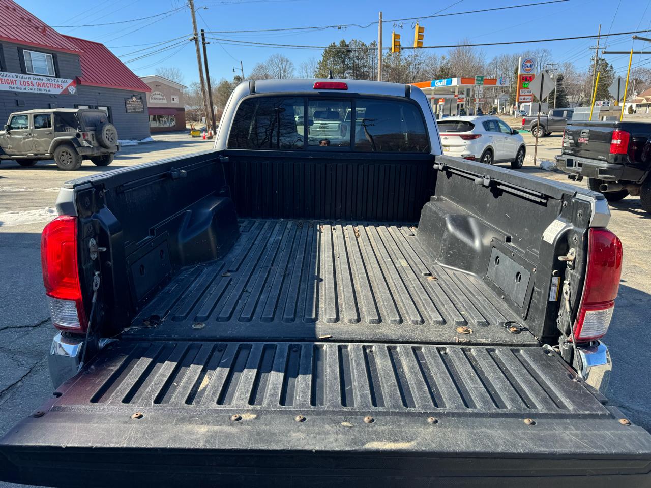 Toyota Tacoma SR5 Access Cab 6' Bed V6 4x4 AT (Natl) 2017