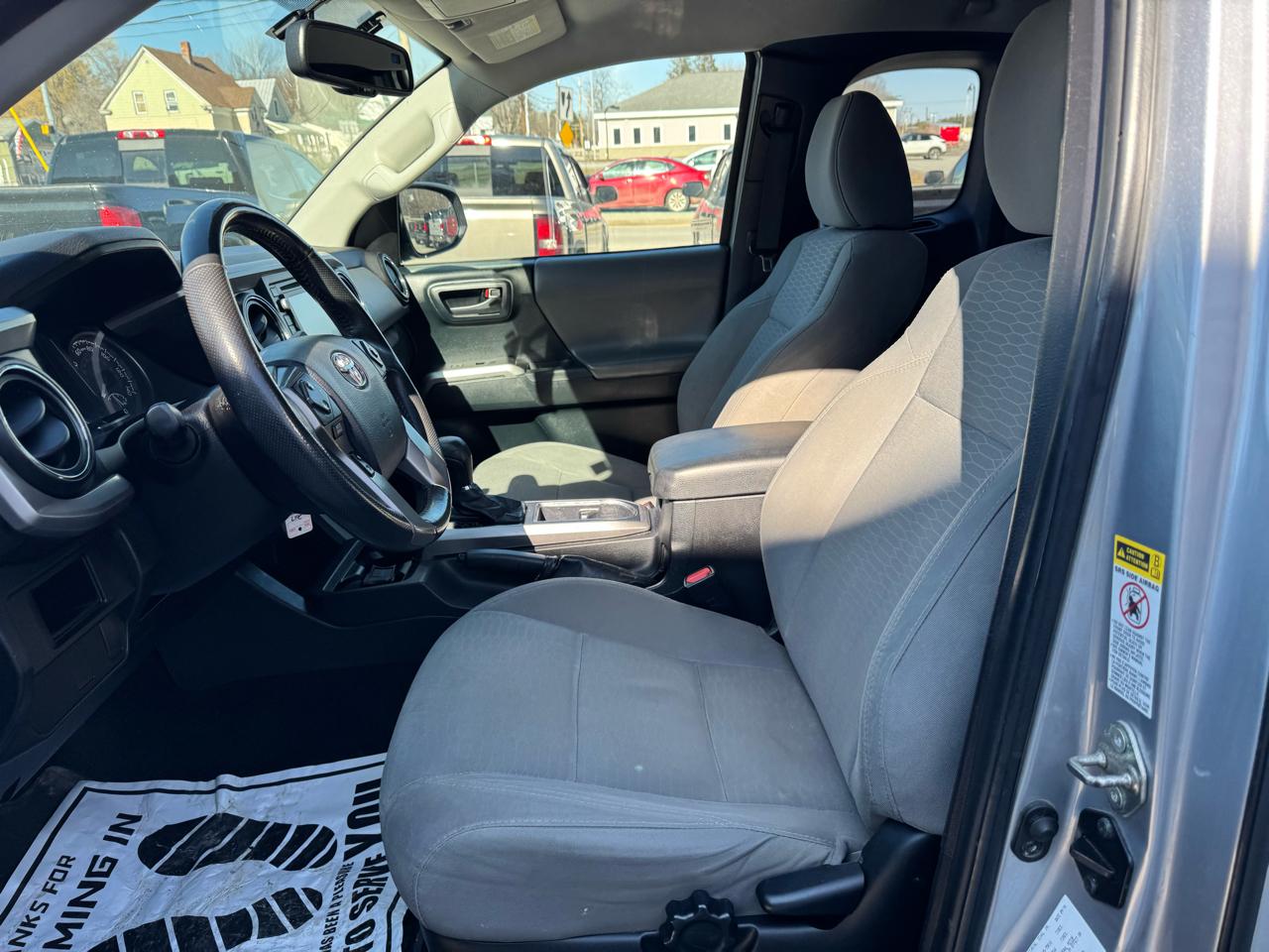 Toyota Tacoma SR5 Access Cab 6' Bed V6 4x4 AT (Natl) 2017