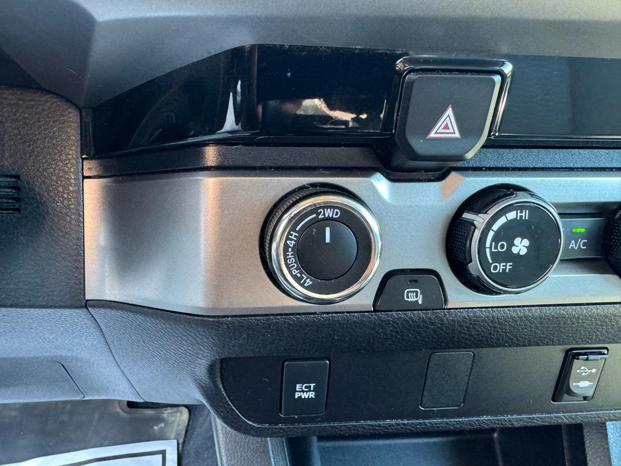 Toyota Tacoma SR5 Access Cab 6' Bed V6 4x4 AT (Natl) 2017