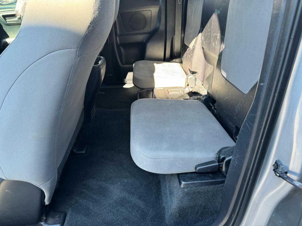 Toyota Tacoma SR5 Access Cab 6' Bed V6 4x4 AT (Natl) 2017