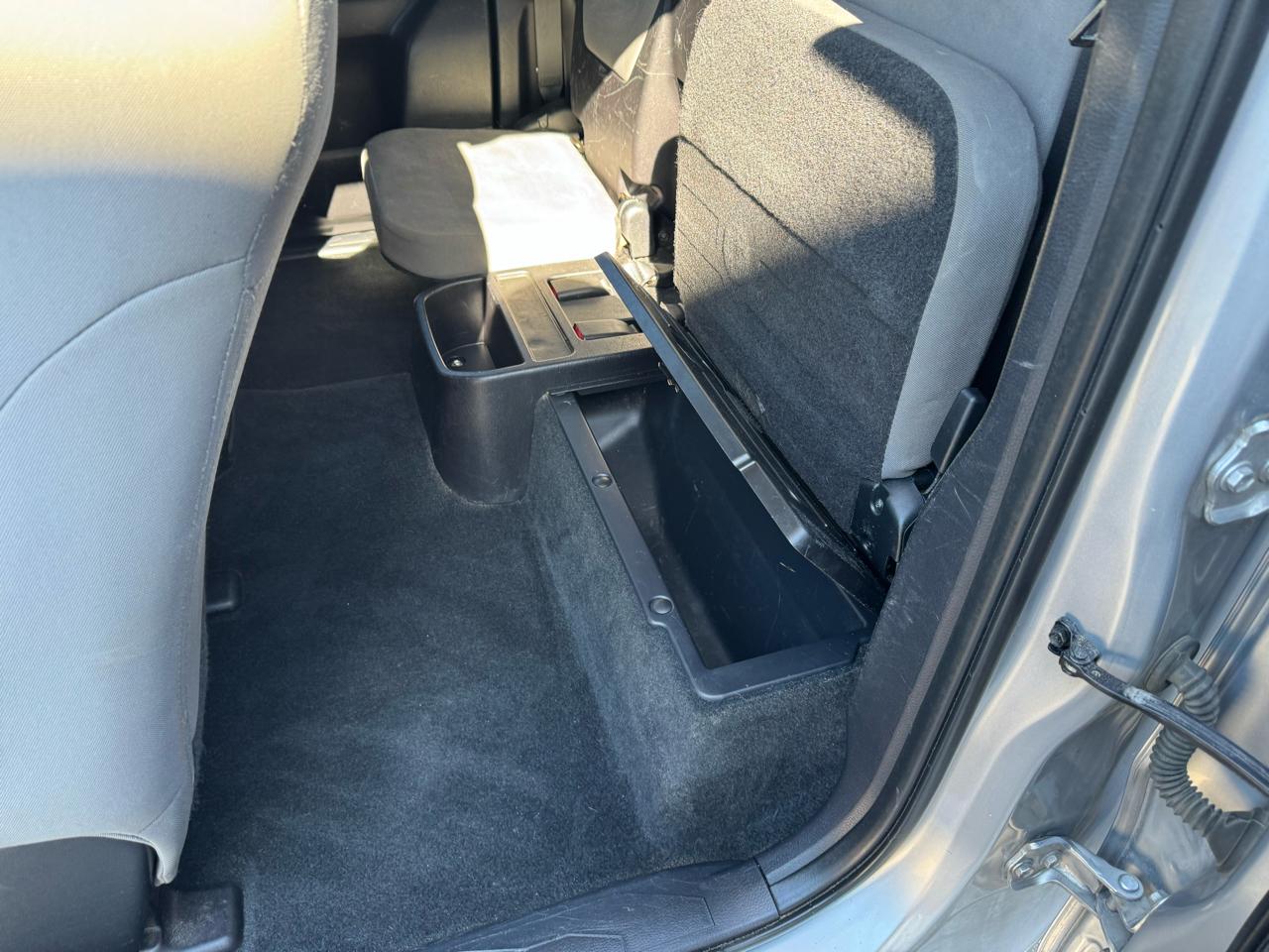 Toyota Tacoma SR5 Access Cab 6' Bed V6 4x4 AT (Natl) 2017