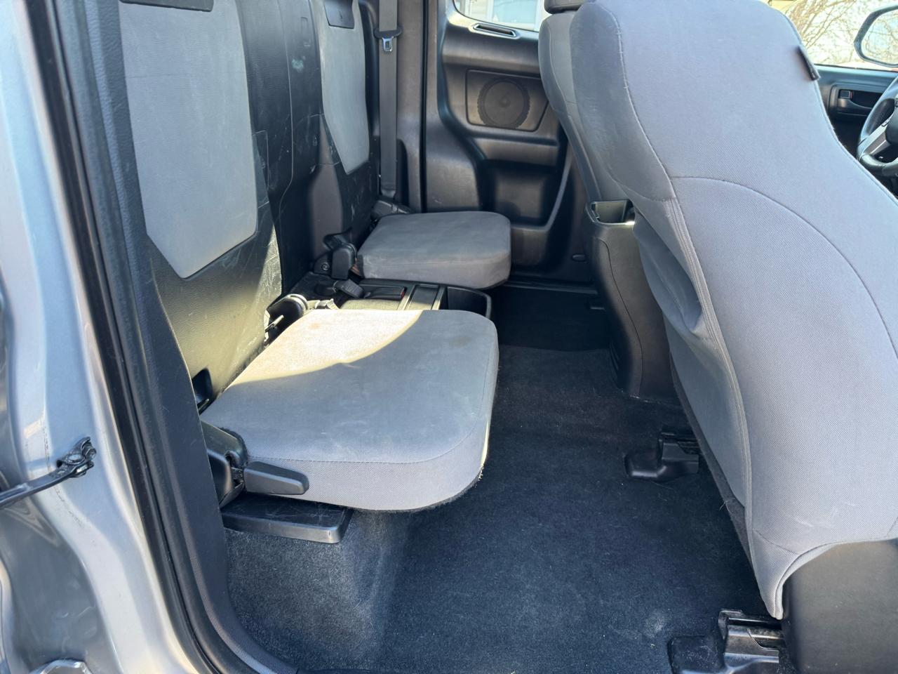 Toyota Tacoma SR5 Access Cab 6' Bed V6 4x4 AT (Natl) 2017