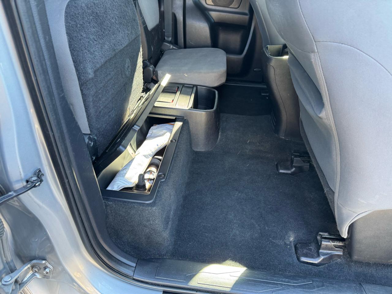 Toyota Tacoma SR5 Access Cab 6' Bed V6 4x4 AT (Natl) 2017