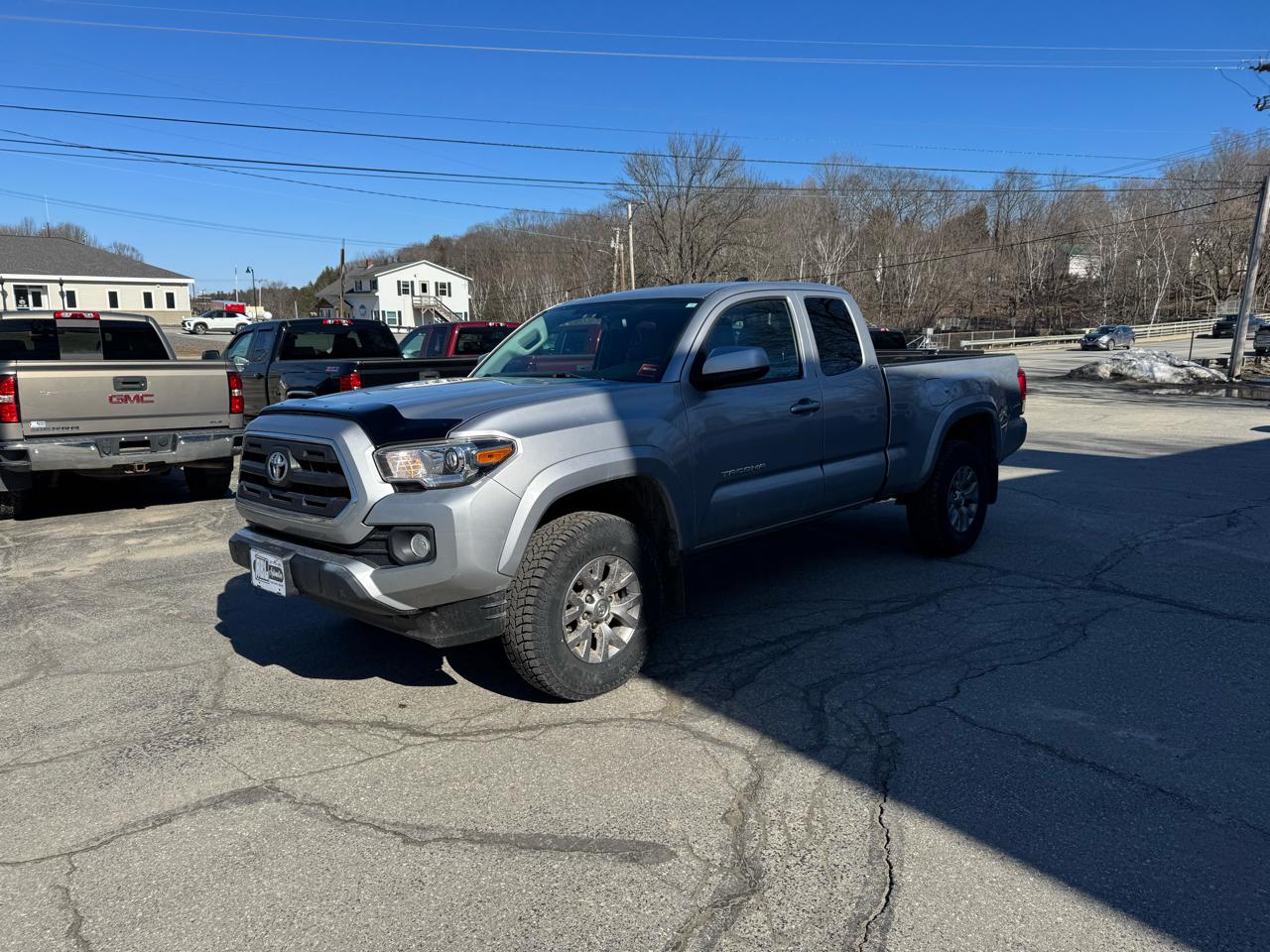 2017 Toyota Tacoma SR5 Access Cab 6' Bed V6 4x4 AT (Natl)