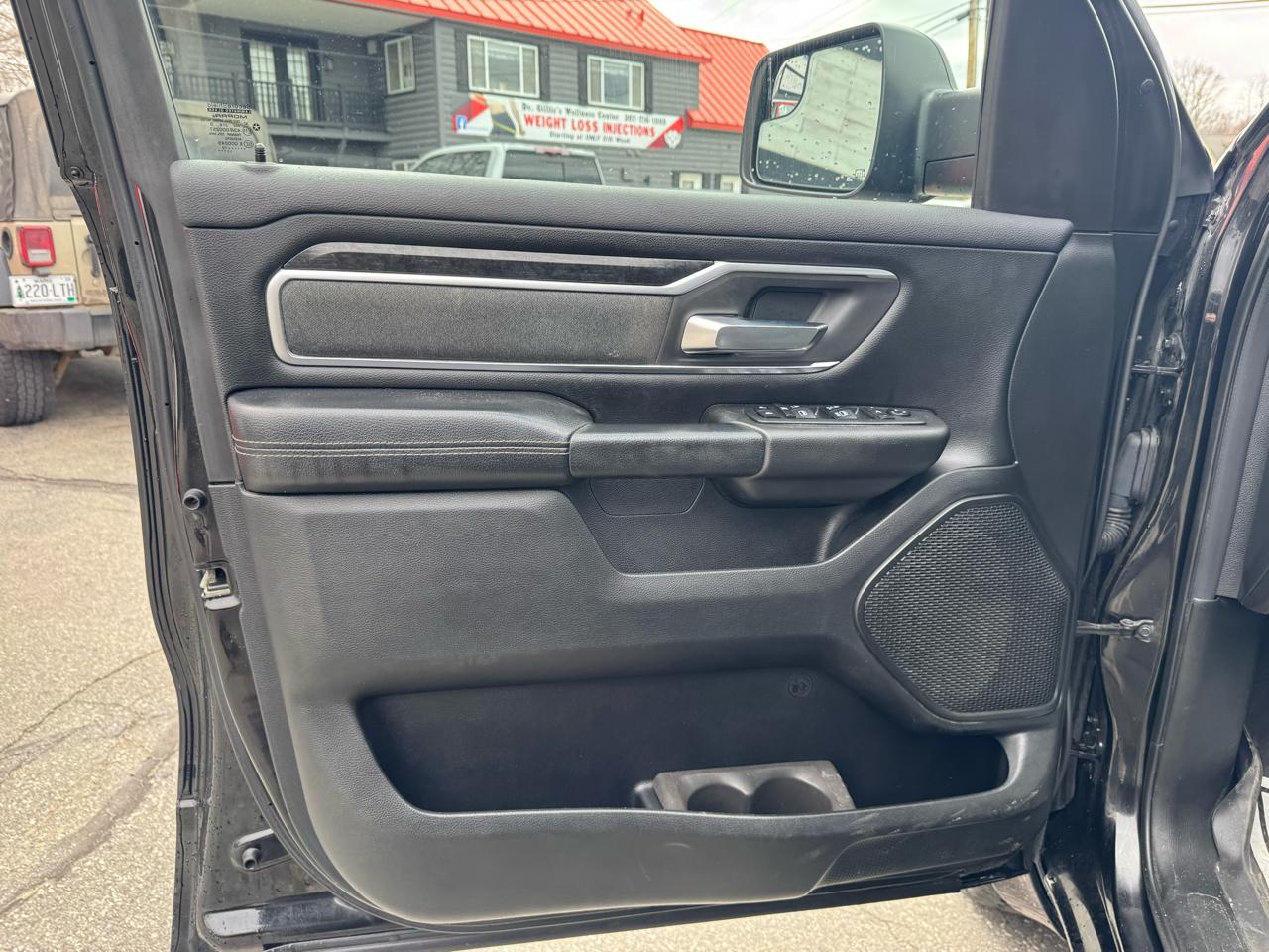 RAM 1500 Big Horn/Lone Star 4x4 Crew Cab 5'7" Box 2019