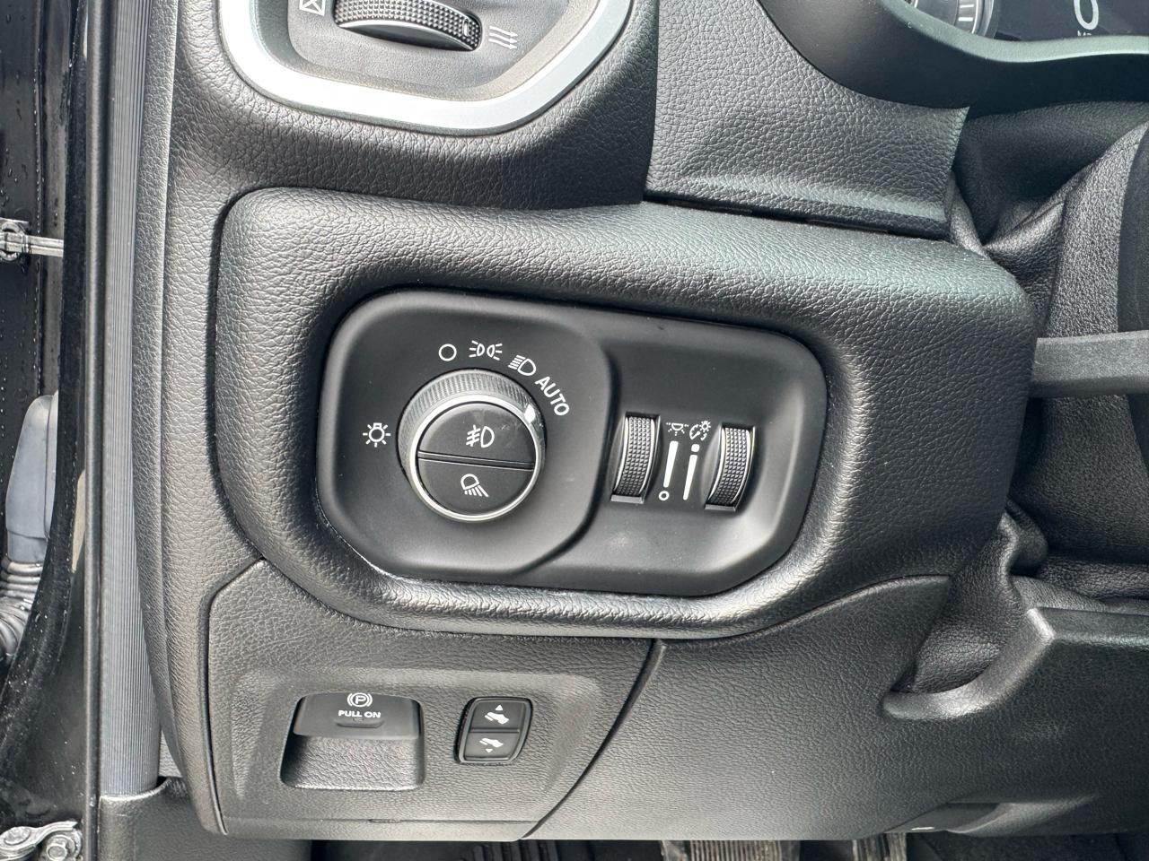 RAM 1500 Big Horn/Lone Star 4x4 Crew Cab 5'7" Box 2019