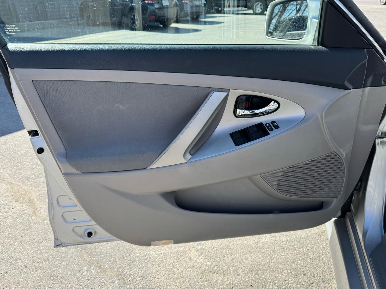 Toyota Camry 4dr Sdn SE Auto (Natl) 2009