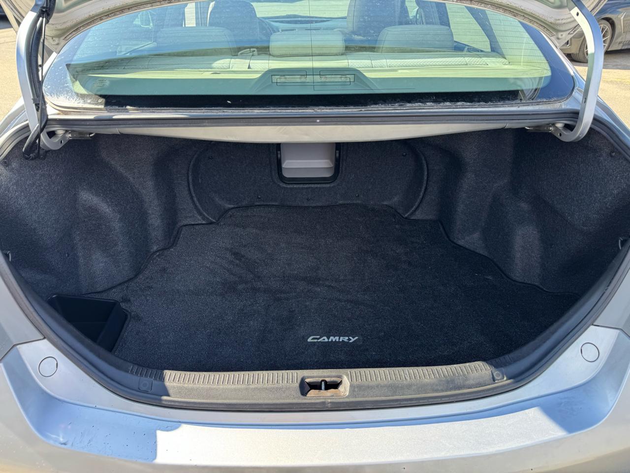 Toyota Camry 4dr Sdn SE Auto (Natl) 2009