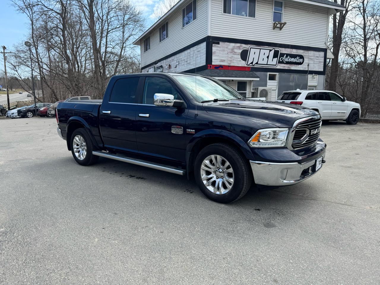 RAM 1500 Longhorn 4x4 Crew Cab 5'7" Box 2017