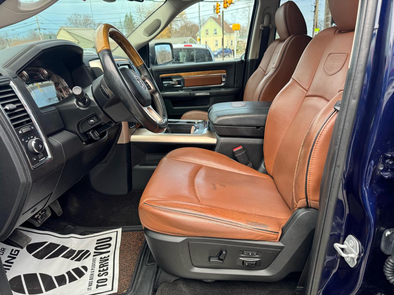 RAM 1500 Longhorn 4x4 Crew Cab 5'7" Box 2017