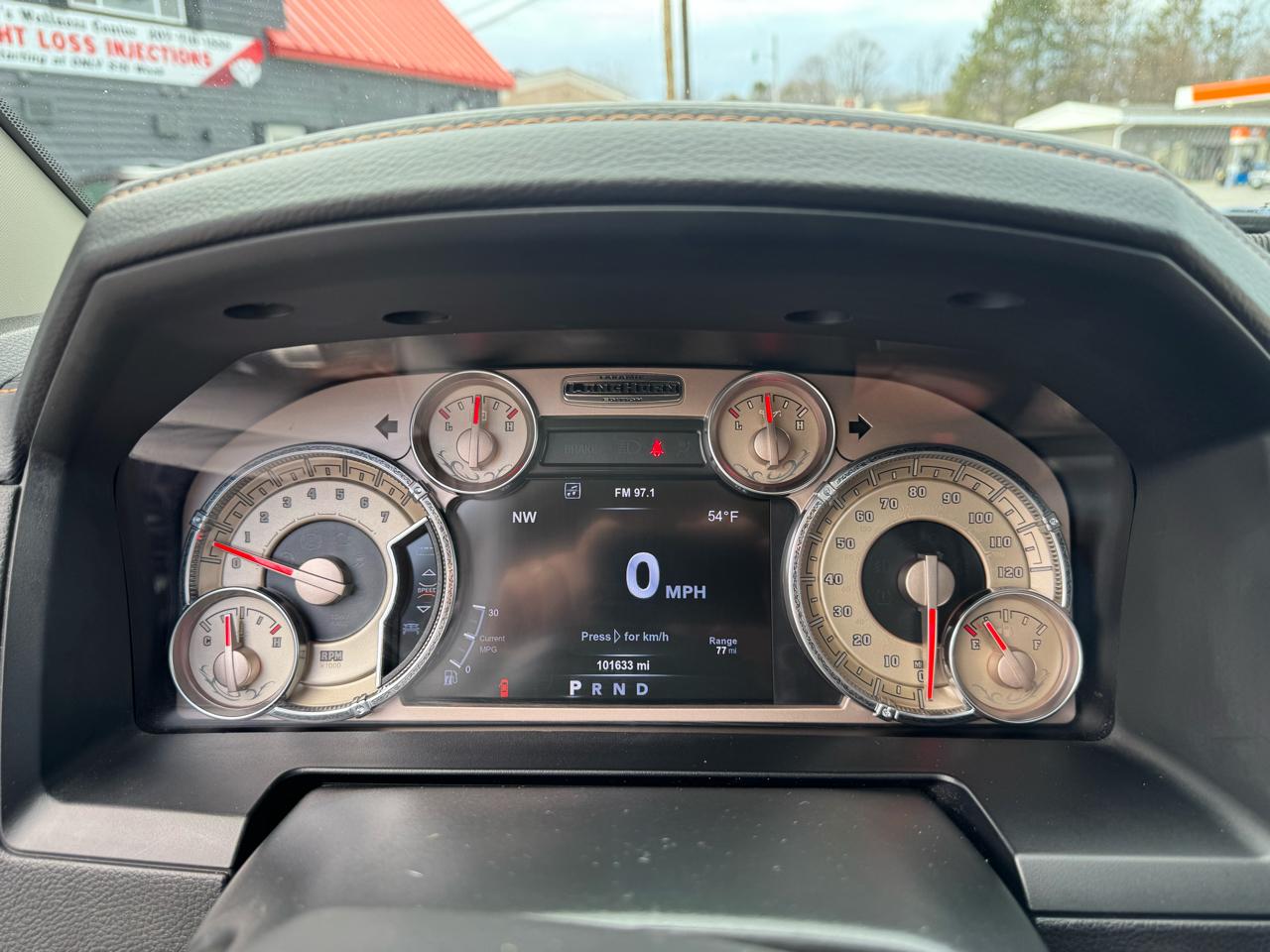 RAM 1500 Longhorn 4x4 Crew Cab 5'7" Box 2017