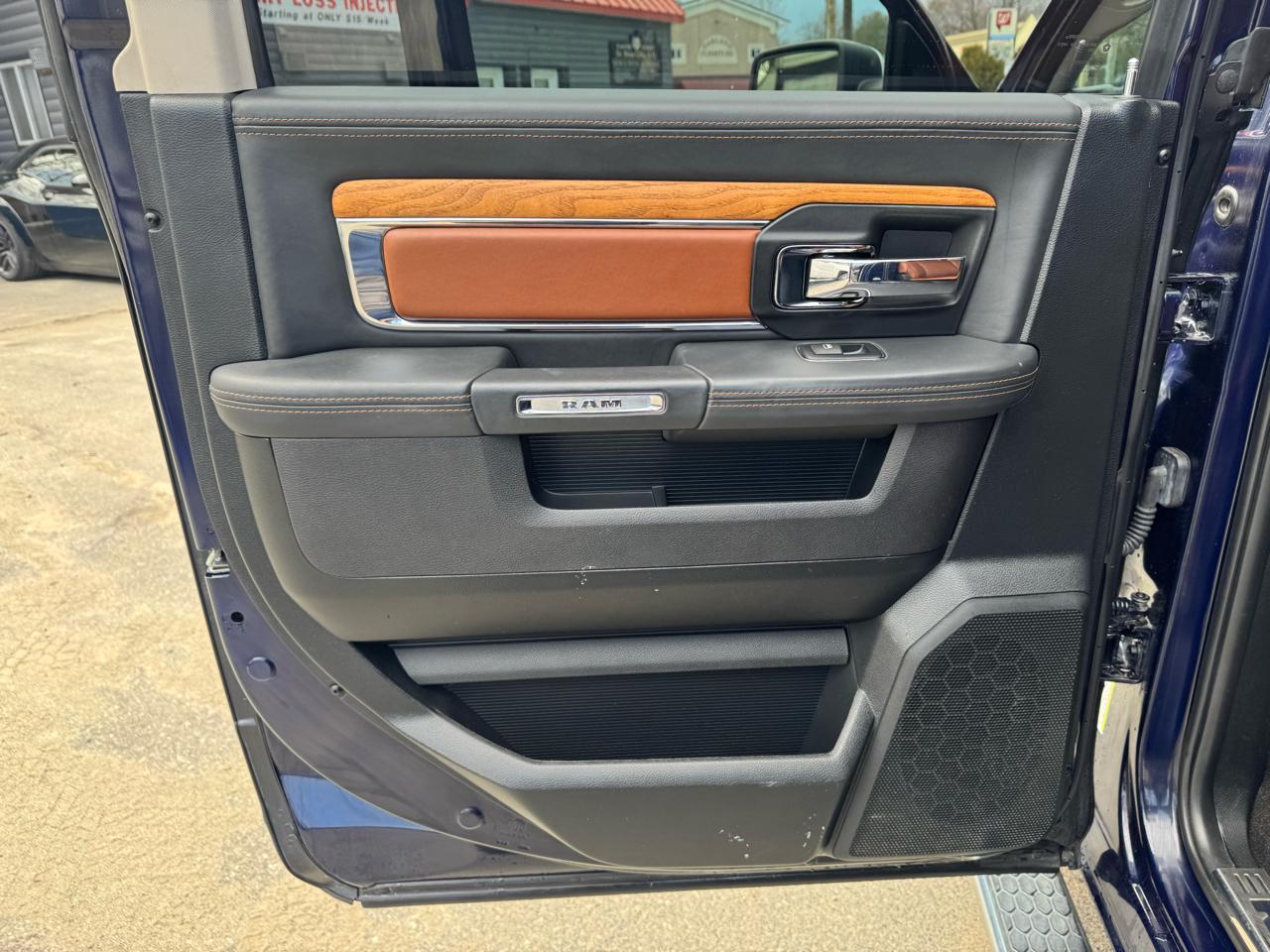 RAM 1500 Longhorn 4x4 Crew Cab 5'7" Box 2017