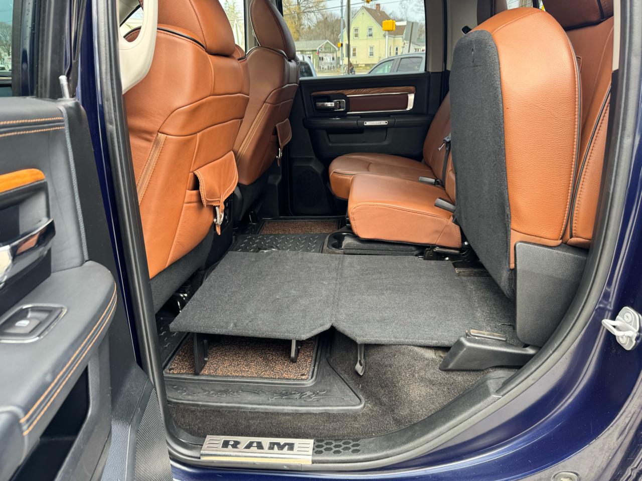 RAM 1500 Longhorn 4x4 Crew Cab 5'7" Box 2017